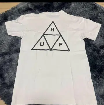 HUF 화이트 티셔츠 S 사이즈