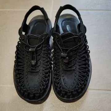 keen 유니크 샌들 블랙 27.0
