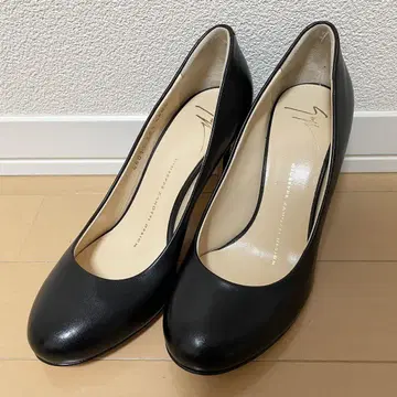 [미사용에 가까운] 쥬세페 자노티 펌프스 가죽 블랙 포멀
