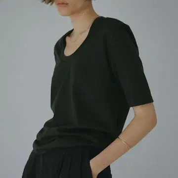 etre tokyo 코튼 U넥 티셔츠 차콜 그레이