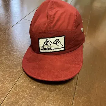 White Mountaineering 빨간색 캡
