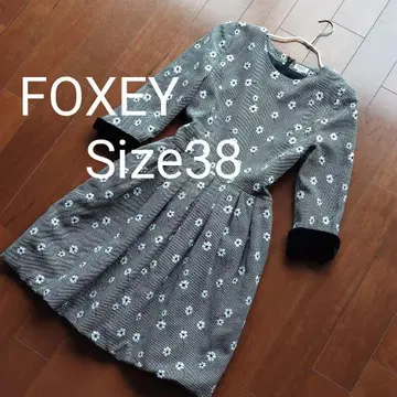 FOXEY 꽃무늬 원피스 사이즈 38 7부 소매