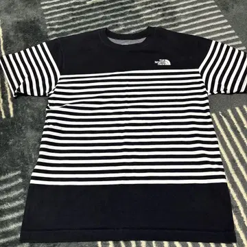 THE NORTH FACE 보더 티셔츠 M 사이즈
