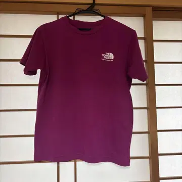 THE NORTH FACE 보라색 티셔츠 S 사이즈
