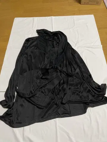핑키앤다이안 블랙 새틴풍 롱 가운