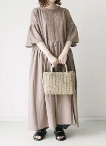 미사용 택 포함 사만사 모스모스 플레어 슬리브 레이스 원피스 모카