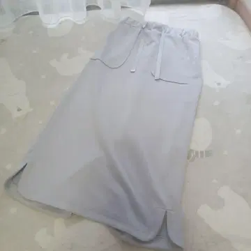 타야마 아츠로. 롱 스커트