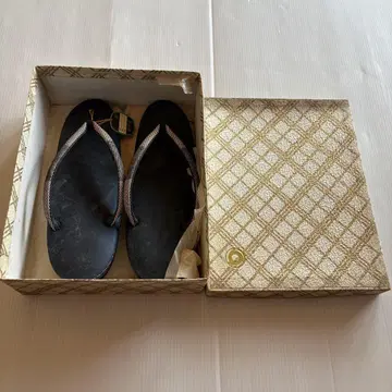 검은색 나막신 합성 밴딩, 박스 포함