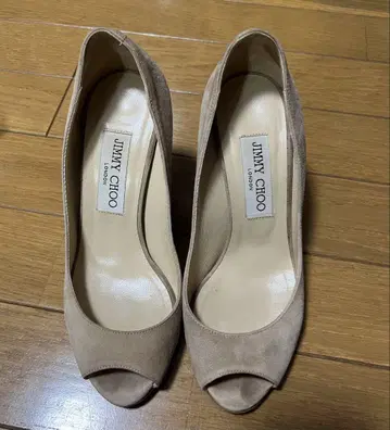 지미추 샌들 베이지 계열