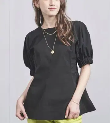 UNITED ARROWS 블랙 퍼프 슬리브 반팔 셔츠 블라우스 페플럼