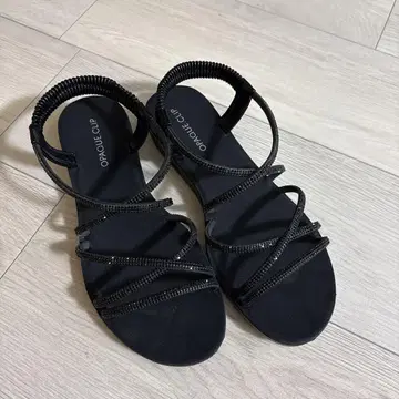 OPAQUE.CLIP 블랙 스트랩 샌들