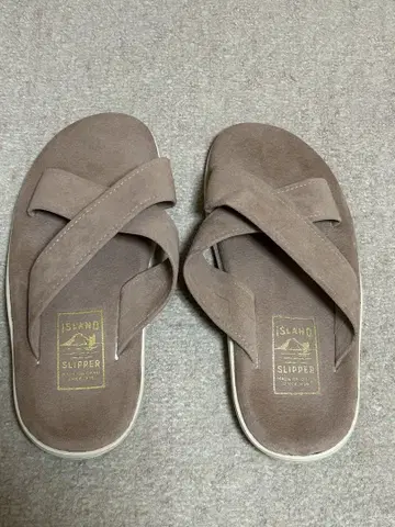 SLAND SLIPPER 스웨이드 샌들 크로스 샌들