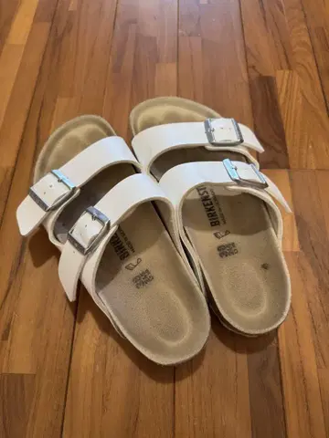 BIRKENSTOCK 샌들