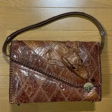 크로커다일 디자인 백