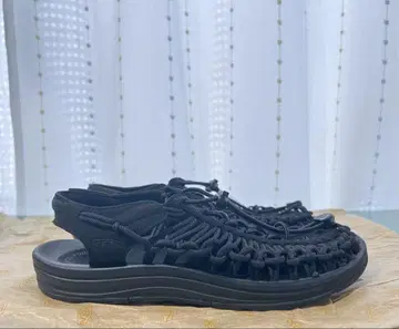 KEEN 킨 우먼 유니크 샌들 블랙