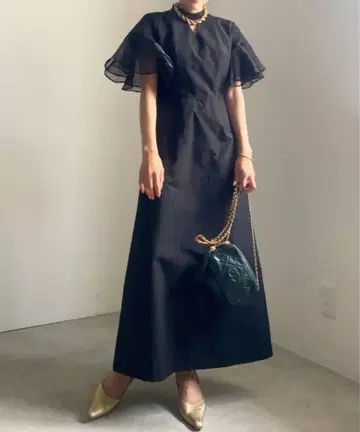 BACK OPEN FLARE DRESS 블랙 S 사이즈