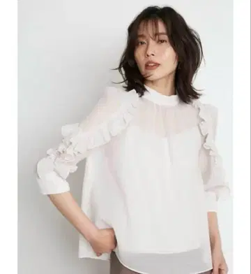 SNIDEL 시어 프릴 플리츠 블라우스