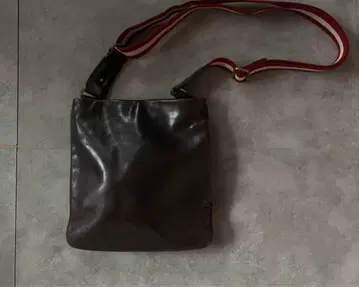 [가격 인하 가능] Barry 발리 숄더백 브라운 브라운 가죽