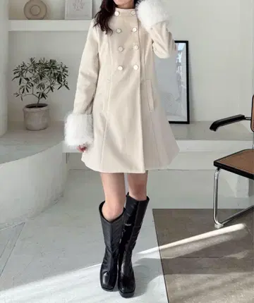 clear 미들 기장 더블 버튼 퍼 코트 사에코 씨 코트
