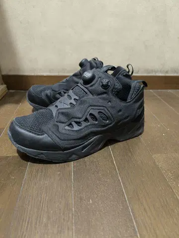 리복 펌프 퓨리 블랙 US8 26.5cm