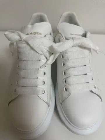 Alexander McQueen 화이트 스니커즈