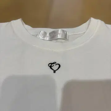 the Virgins new heart logo 반팔 티셔츠