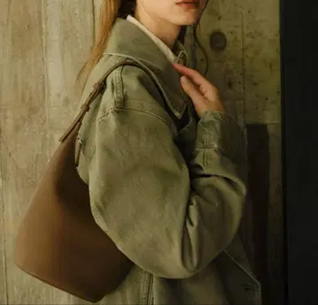새상품급 ROH SEOUL MINI AROUND HOBO BAG 브라운