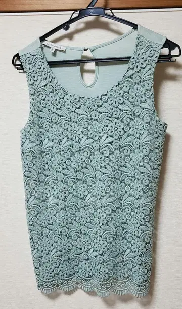 LAURA ASHLEY 민트 그린 탱크탑