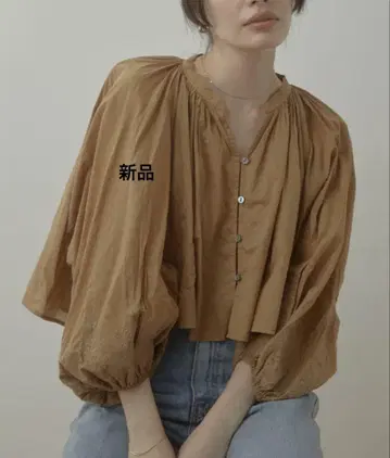 ACYM 백 롱 버튼 블라우스
