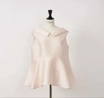 HEVE two charm blouse 피치 슬리브리스