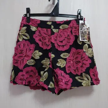 GRACE CONTINENTAL 로즈 숏 팬츠