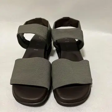 새상품급 모드 에 자코모 샌들 22cm