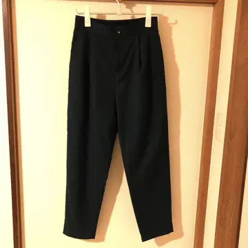 SLOBE IENA 짙은 녹색 팬츠 실루엣이 예쁜