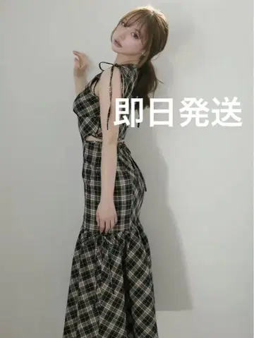ANDMARY 그렌다 리본 장미 드레스
