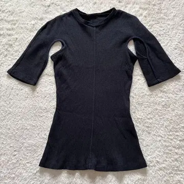 마메쿠로구치 Crew Neck Ribbed Jersey Top 네이비