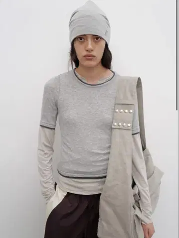 컨트라스트 엣지 티셔츠