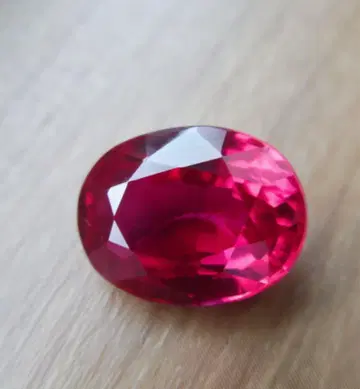 대형! 10.40ct! 뛰어난 투명도! 감별증 포함? 루비 루스