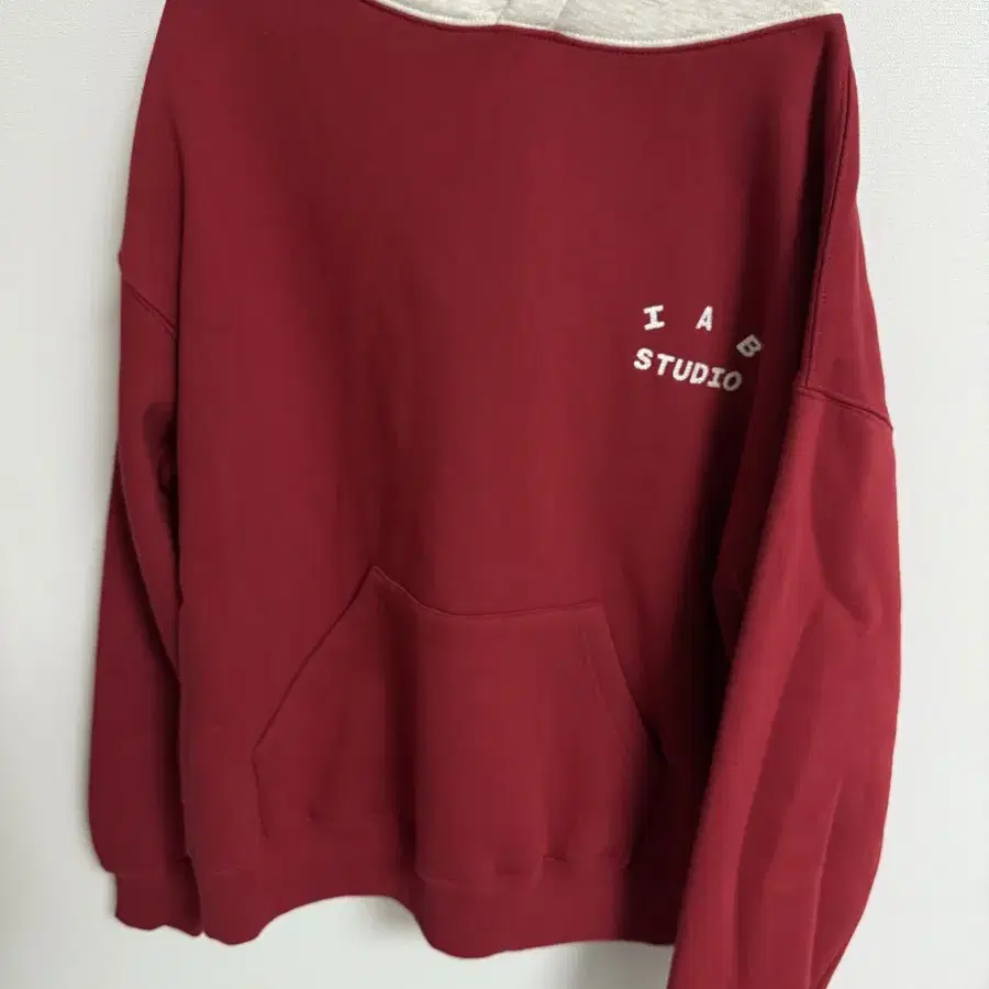 【IAB STUDIO】24 Christmas Hoodie Burgundy Oatmeal Vain.my | 🔥IAB Studio 24 Christmas Hoodie Burgundy Oatmeal