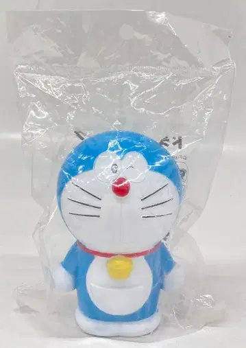 에포크사 도라에몽 도라에몽 뱅크 양손 아래 입 닫기