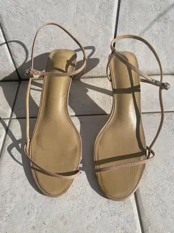 TONY BIANCO 토니 비앙코 샌들 베이지 힐 5cm