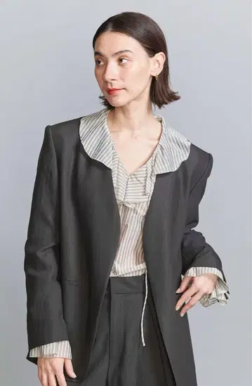뷰티&유스 노카라 자켓 다크 그레이