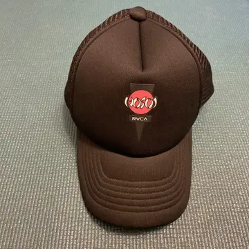RVCA 블랙 트래커 햇 F