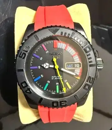 스포츠 스타일 블랙 레드 시계 SEIKO