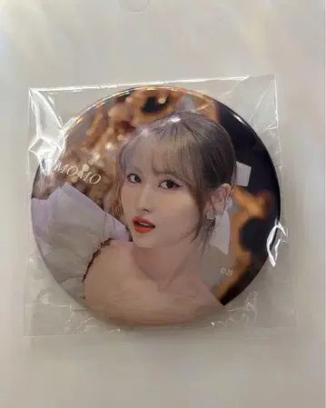 TWICE MOMO 캔뱃지 Doughnut