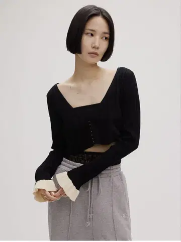 MEDI PURIPURI SHORT KNIT CARDIGAN 블랙
