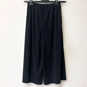 블랙 큐롯 팬츠 허리밴딩 얇은 소재 여름 아이템 넉넉한 핏