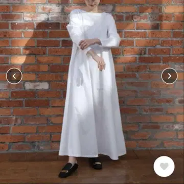 akte 티셔츠 플레어 롱 드레스 화이트