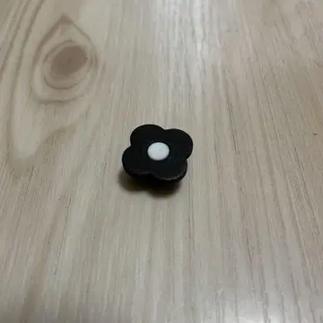 라르디니 부토니에 우드