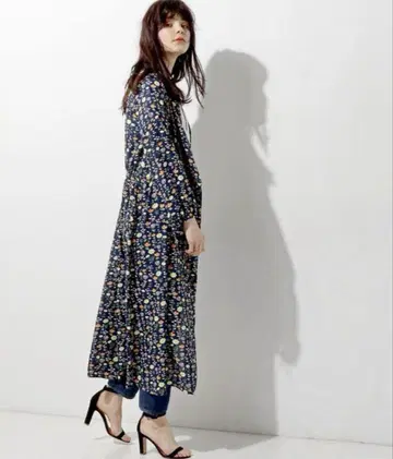 유나이티드 애로우 플라워 원피스 가운