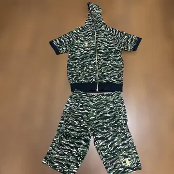 챔피온 셋업 반팔 카모 패턴
